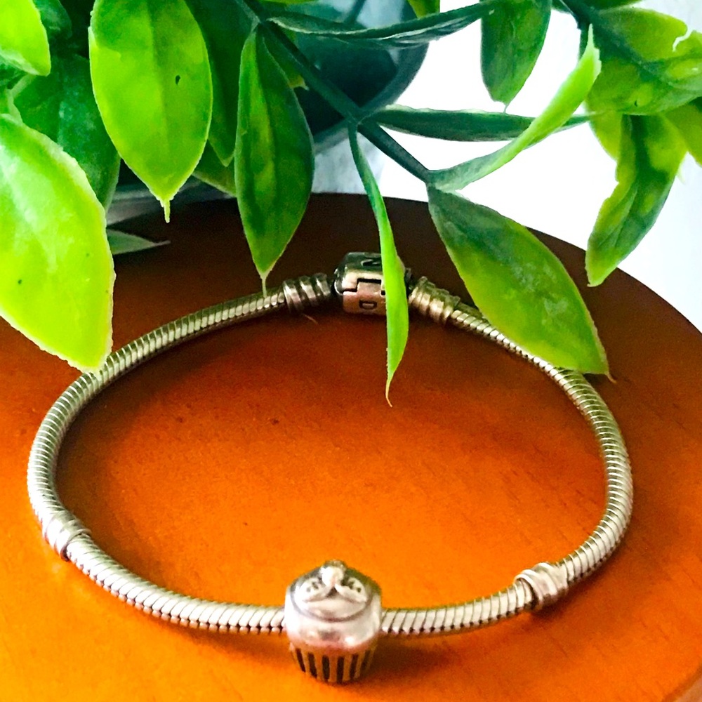 Pandora CUPCAKE CHARM with gold top. Authentic.